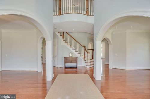 2086 Grace Manor Ct, Mc Lean, VA 22101-4900
