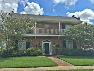 4029 Metairie Ct, Metairie, LA 70002-1933