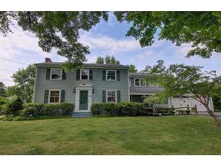 13 Broadview Dr, Barrington, RI 02806-4045