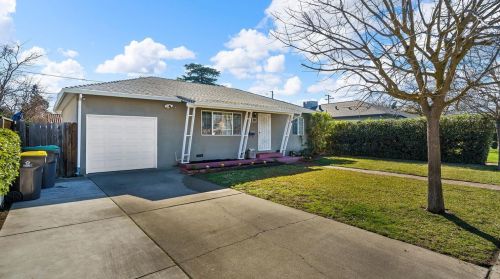 86 Downs St, Stockton, CA 95204-1923
