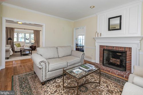 1 Tomlyn Dr, Princeton NJ  08540-4316 exterior