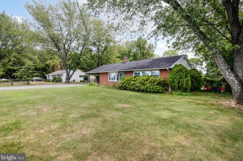13209 Thornton Dr, Gainesville, VA 20155-1301