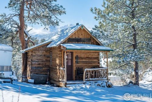 890 Fish Creek Rd, Estes Park CO 80517-5462 exterior