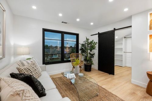 3152 Woodstock Rd, Los Alamitos CA  90720-4523 exterior
