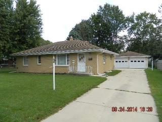 2112 Glenwood Ave, Rockford, IL 61103-3867