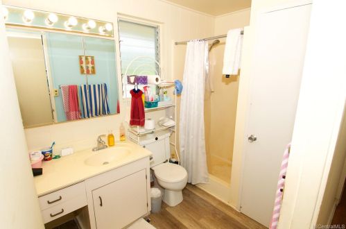 2871 Manoa Rd, Honolulu HI  96822-2120 exterior