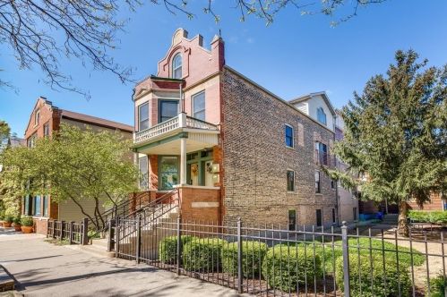 2200 Leavitt St, Chicago, IL 60608-4008