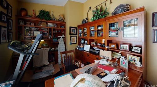 19361 Brookhurst St, Huntington Beach CA  92646-2921 exterior