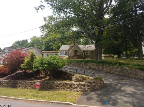 142 Highview Ave, Paterson, NJ 07506-3112