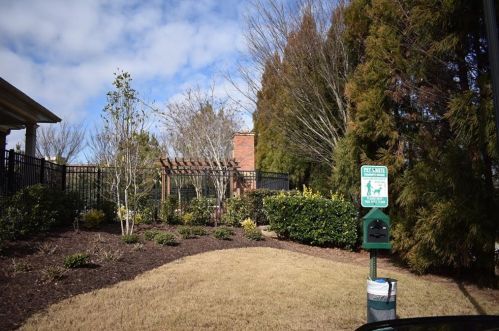 751 Berrydale Dr, Atlanta GA  30328-4273 exterior