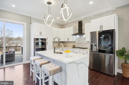 6615 Gude Ave, Silver Spring MD 20912-4827 exterior