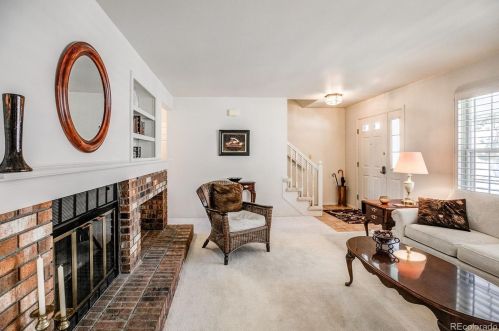 7186 Bentley Cir, Englewood CO 80112-1186 exterior