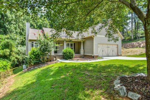 227 Hampton Dr, Jefferson, GA 30549-7425