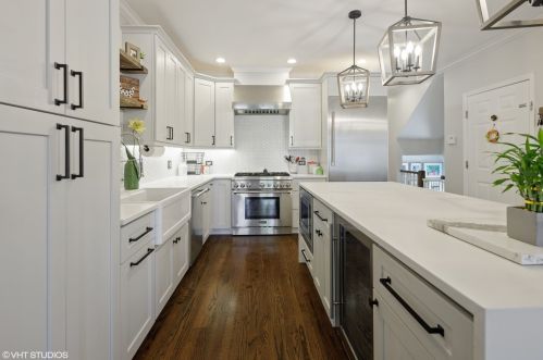 1545 School St, Chicago, IL 60657-2121