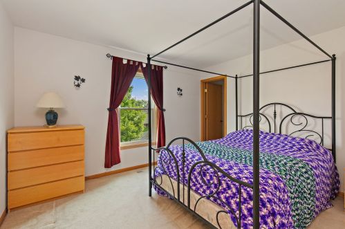 313 Century Dr, Pingree Grove IL  60140-4013 exterior