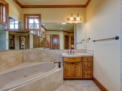 8708 Capehart Cv, Austin TX  78733-3260 exterior