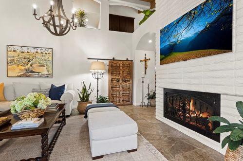 11407 Arroyo Ave, Santa Ana CA  92705-2403 exterior