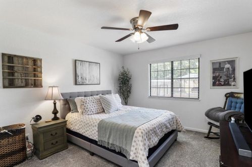 2665 Hawkeye Ave, Turlock CA  95380-2950 exterior