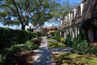 907 Ripple Creek Dr, Houston TX  77057-1017 exterior