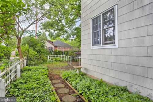 263 Walnut St, Carlisle PA  17013-3735 exterior