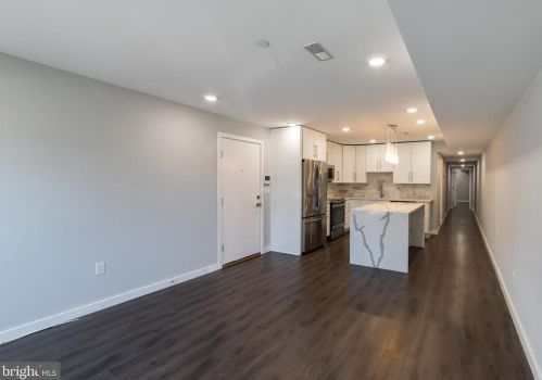 749 20th St, Philadelphia, PA 19130-2003