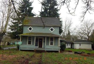 648 Harrison St, Woodburn, OR 97071-4128
