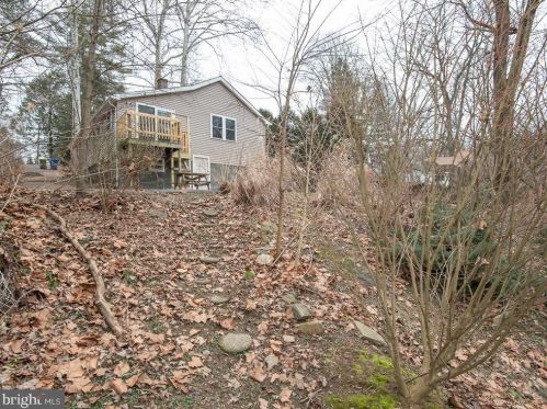 2122 Millcreek Rd, Lancaster PA  17602-4749 exterior