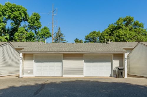 12226 Eagle St, Minneapolis, MN 55448-1935