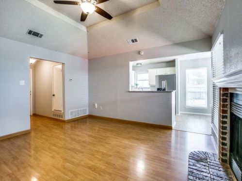 213 Boardwalk St, Midlothian TX  76065-6716 exterior