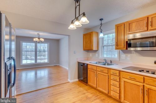 165 Gingerbread Ln, Harpers Ferry WV 25425-5591 exterior