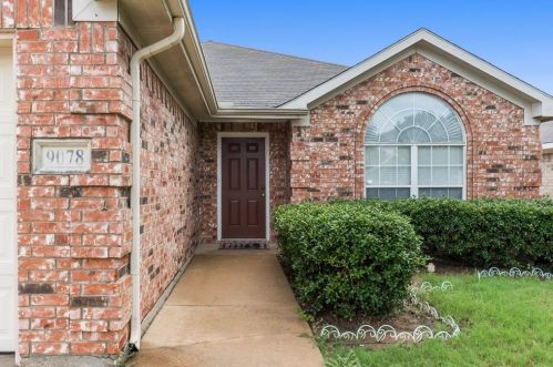 9078 Rushing River Dr, Fort Worth TX  76118-7735 exterior