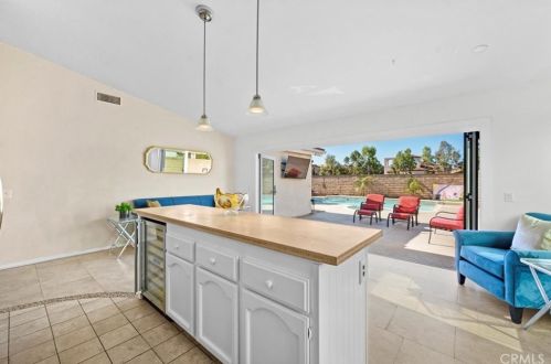 48 Carver, Irvine CA  92620-3319 exterior