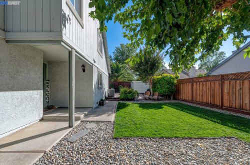 5371 Windflower Dr, Livermore, CA 94551-1357