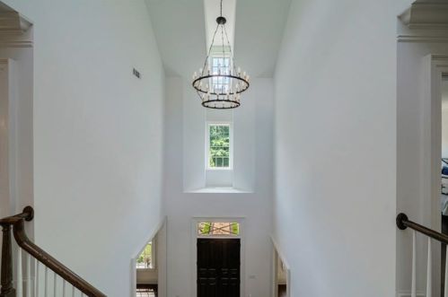2799 Mabry Rd, Atlanta GA  30319-2828 exterior