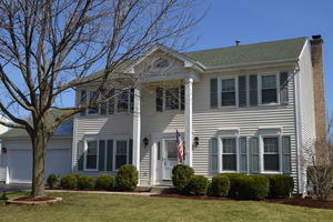 247 Hill N Dale Ct, Gurnee, IL 60031-2596