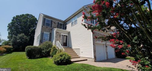 53 Lincoln Dr, Columbus, NJ 08022-2333