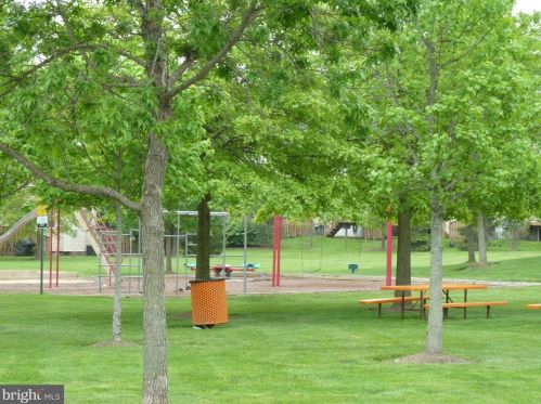 27 Scarlet Oak Dr, Princeton NJ  08540-4610 exterior