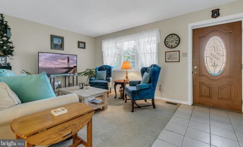 13 11th St, Barnegat Light, NJ 08006-1443