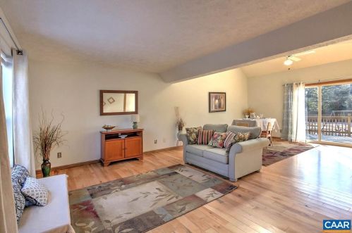 15 Haversack Rd, Bybee, VA 22963-2917