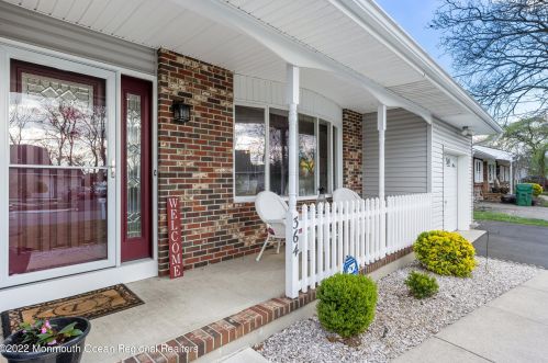 364 Colt Pl, Lakehurst, NJ 08759-5660