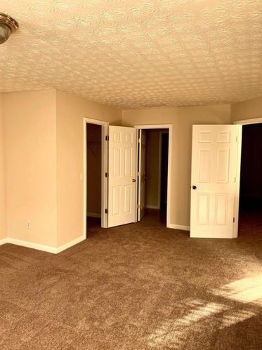 331 Parkview Manor Dr, Tucker, GA 30084-8914