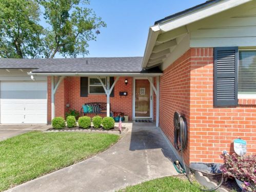 5621 Wedgworth Rd, Fort Worth TX  76133-2806 exterior