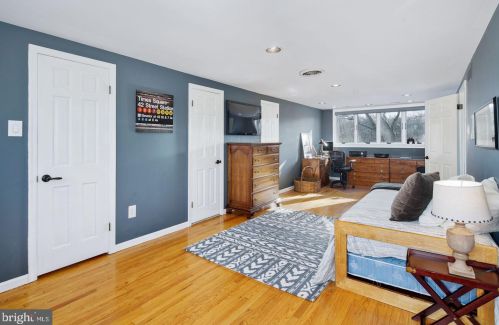 115 The Mews, Tavistock NJ exterior