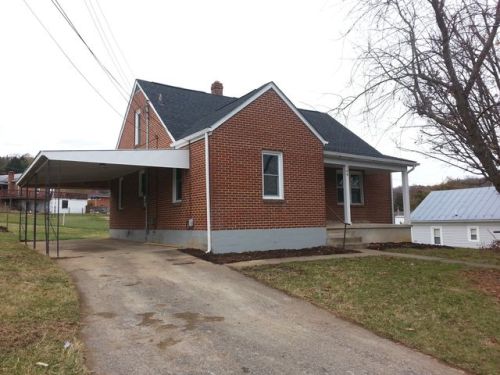 706 Cole Ave, Staunton, VA 24401-1770