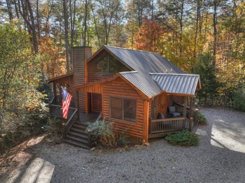 284 The Woods Rd, Mineral Bluff, GA 30559