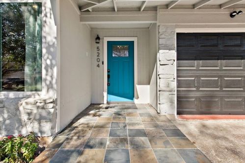 5204 Creekline Dr, Austin TX  78745-2227 exterior