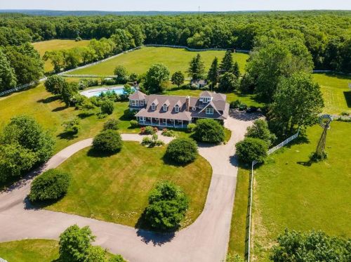 9 Bradford Rd, Westerly, RI 02891-1428