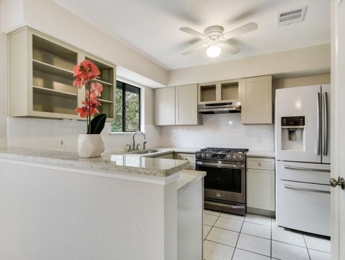 8114 Cache Dr, Austin TX  78749-3824 exterior