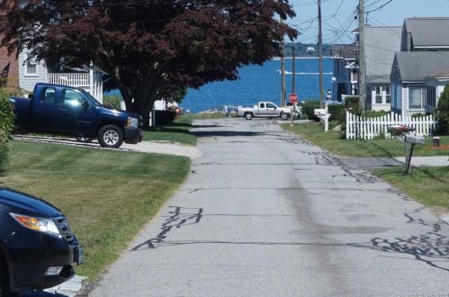 27 Sea Crest Ave, Niantic, CT 06357-3807