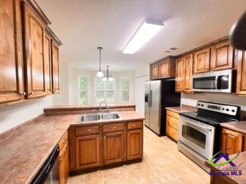 103 Shallowford Rd, Warner Robins GA  31088-6268 exterior